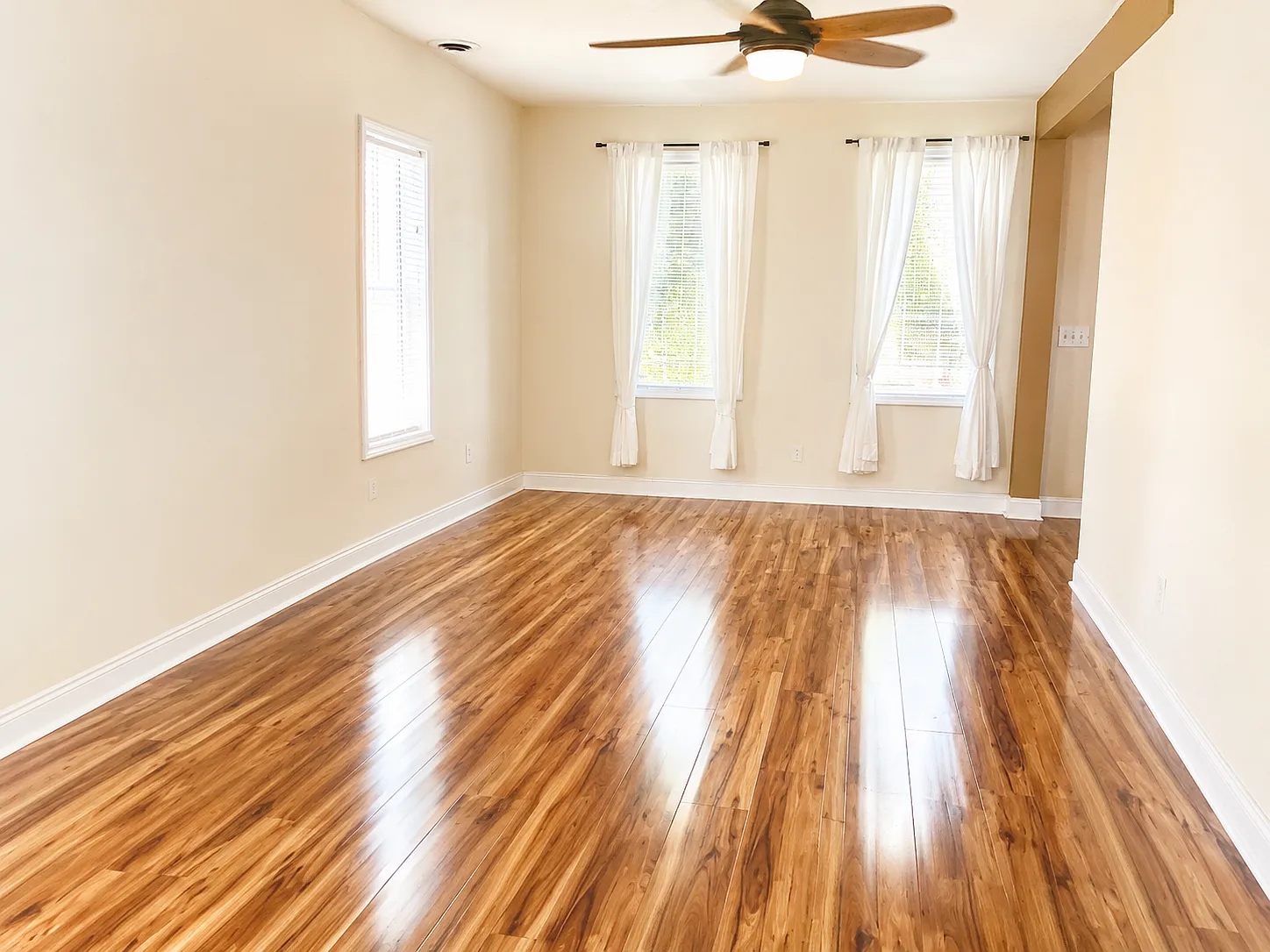 3 bed, 1200 sqft, $1,850 — Photo 3