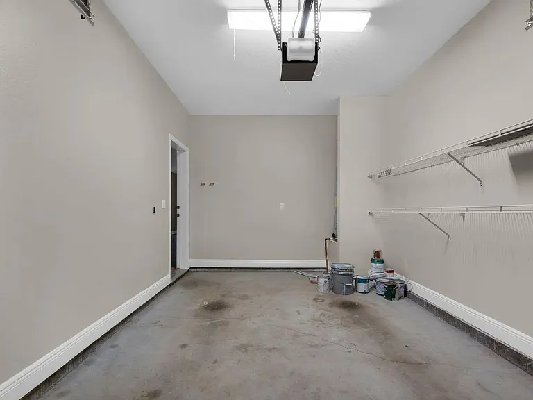 17 W Shady Oaks Ln #C — Photo 31