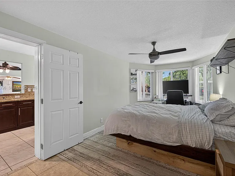 211 S 57th Way — Photo 25