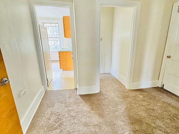 5th image of 2 Linden Ave #2R