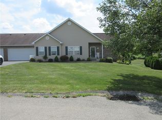 126 Clearwater Dr, Ellwood City, PA 16117