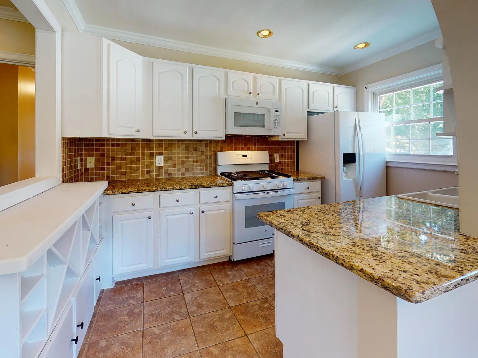3 bed, 1735 sqft, $2,725 — Photo 3