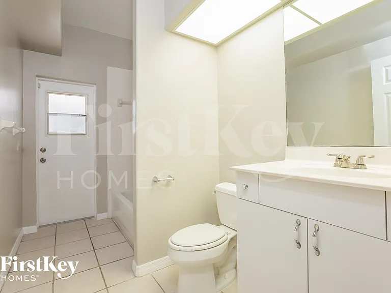 718 Long Lines Ln — Photo 12