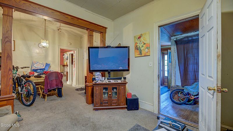5th image of 8 McKinley Place
