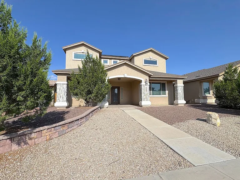 2068 Robert Minnie Pl — Photo 1