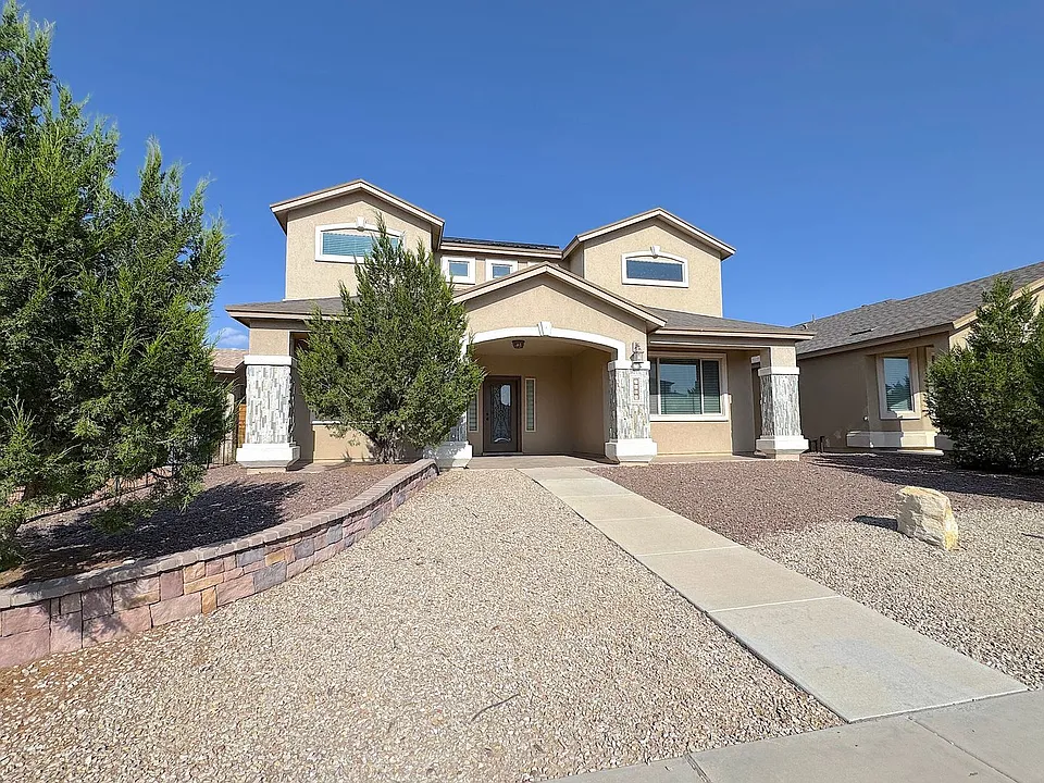 2068 Robert Minnie Pl