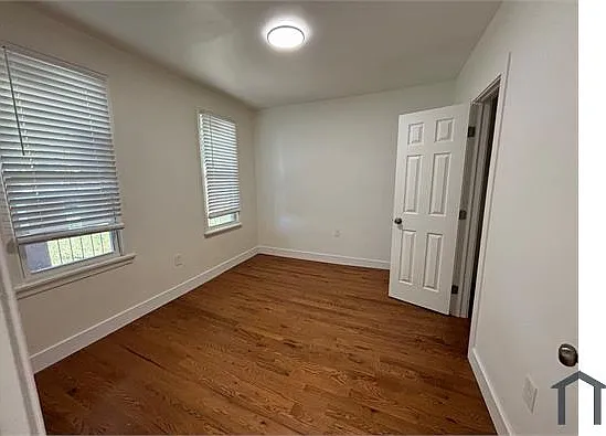 5208 Dix St NE — Photo 10
