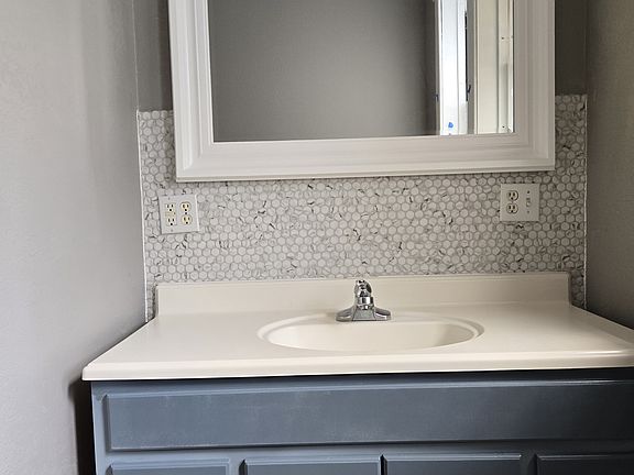 5th image of 101 S Belleville St #B