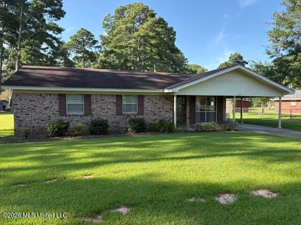 104 N Pine Ridge Dr, Forest, MS 39074