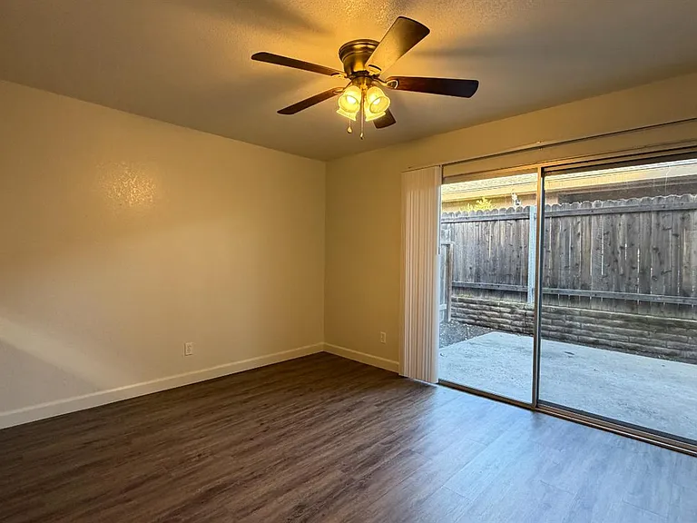 5771 N Valentine Ave #101 — Photo 12