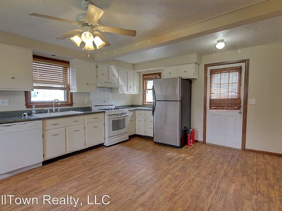 2nd image of 204 W Franklin St
