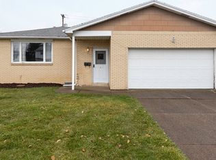 2 Cardy Ln, Depew, NY 14043