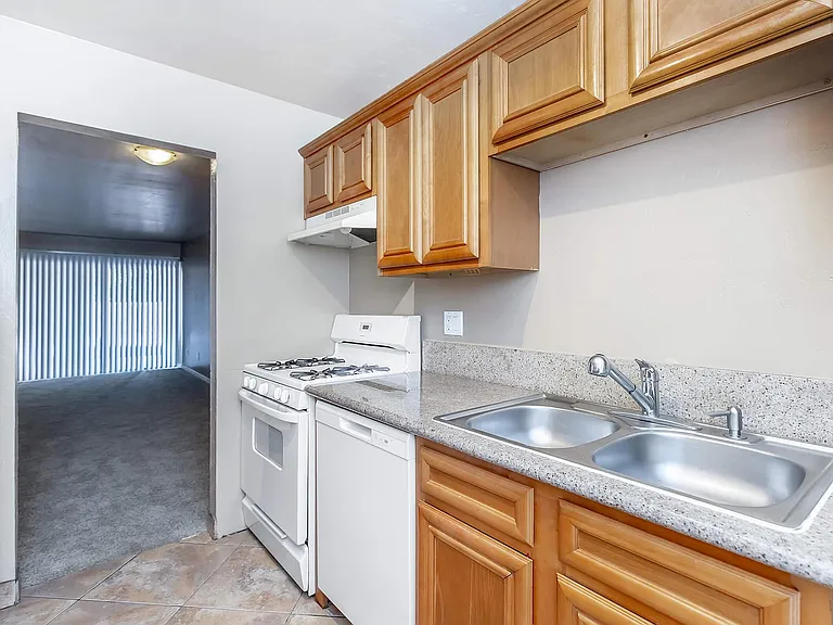 3 bed 2 bath interior