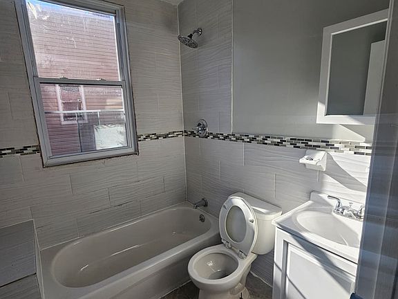4th image of 68 Brookdale Ave #1
