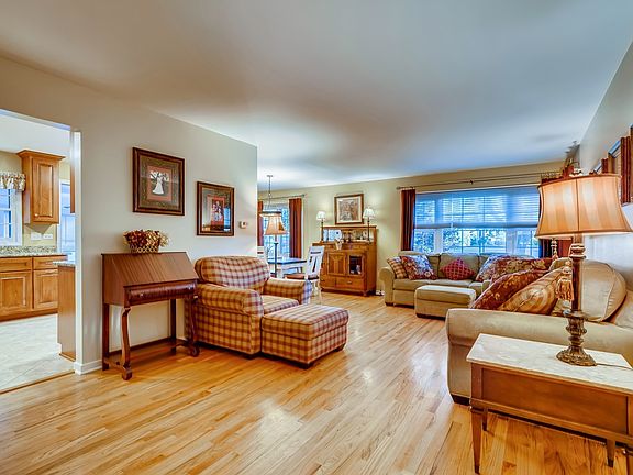 3rd image of 16836 Odell Ave