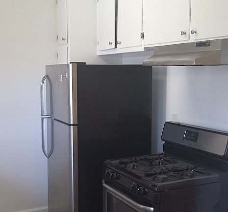 5th image of 1001 N Ogden Dr APT 10