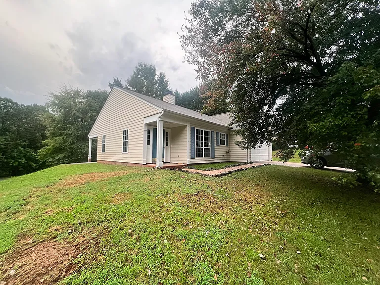 5805 Pennycross Ln — Photo 2