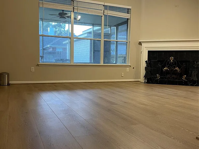 11215 Carriage Lake Dr — Photo 6