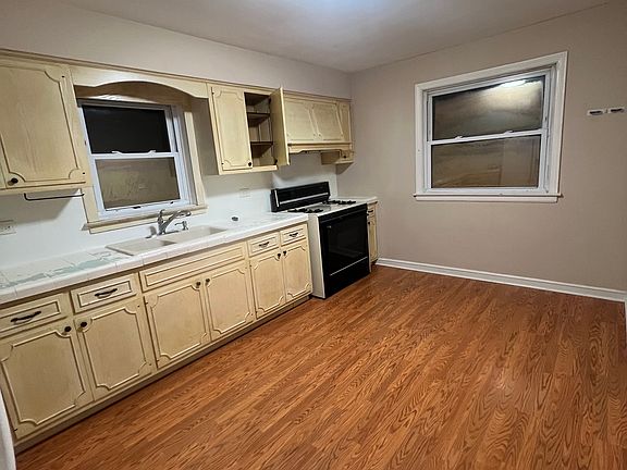 2nd image of 1617 W 83rd St #2