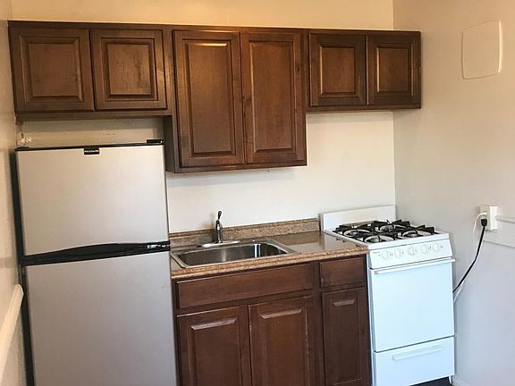 2nd image of 4176 Paxton Woods Ln APT 5