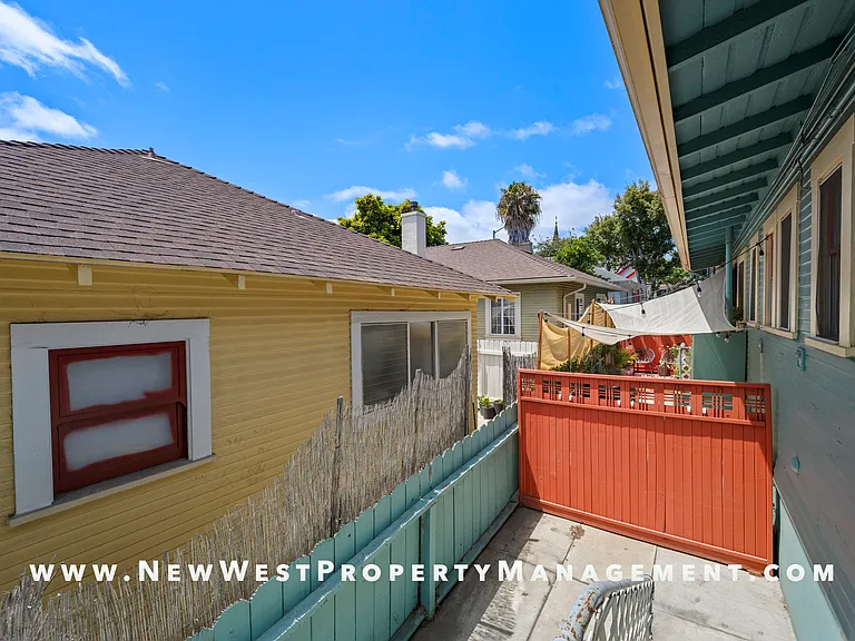 2417 Market St — Photo 30