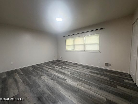 4th image of 336 Sawmill Rd