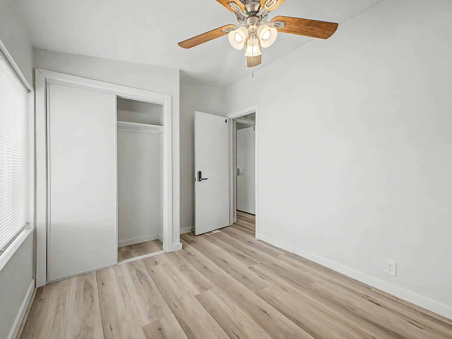 6 bed, 1666 sqft, $550 — Photo 3