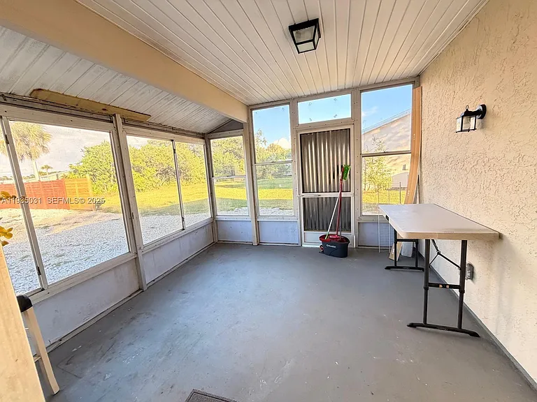 5474 Kenwood Dr — Photo 12