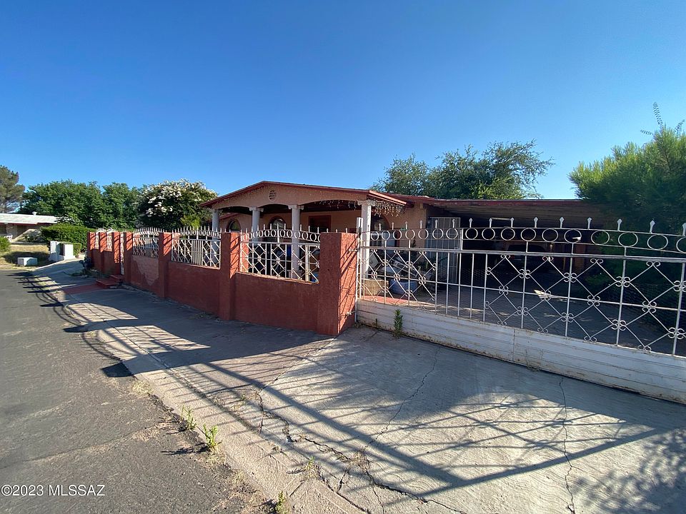 1st image of 518 E Placita Melody