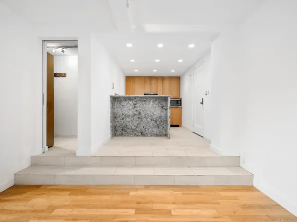 200 West 20th Street image 11 of 18