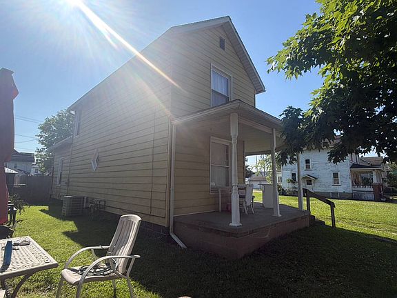 2nd image of 562 Prior Ave