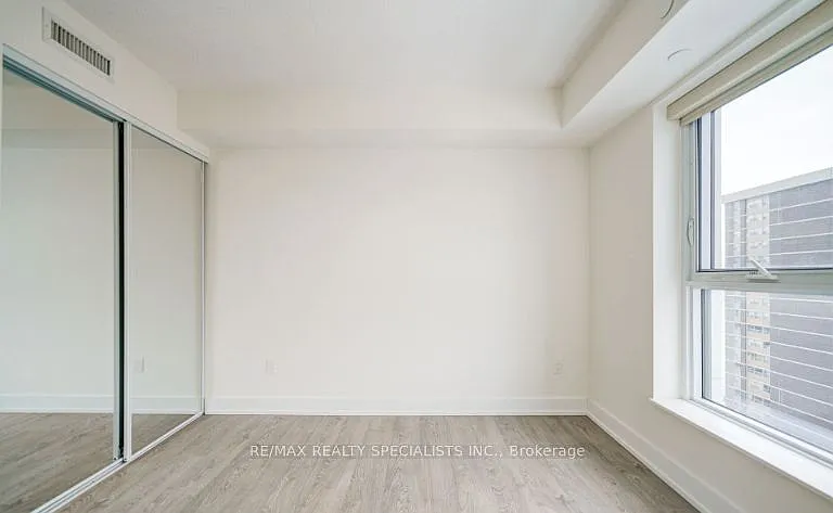 7 Mabelle Ave #2703 — Photo 13
