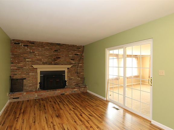 5th image of 2073 Darrell Dr