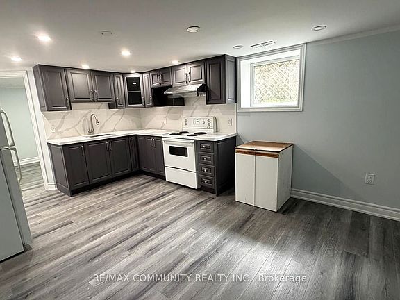 4th image of 51 Sharbot Ave #Basement