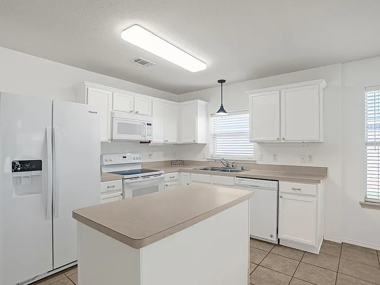 4507 Falcon Dr — Photo 7