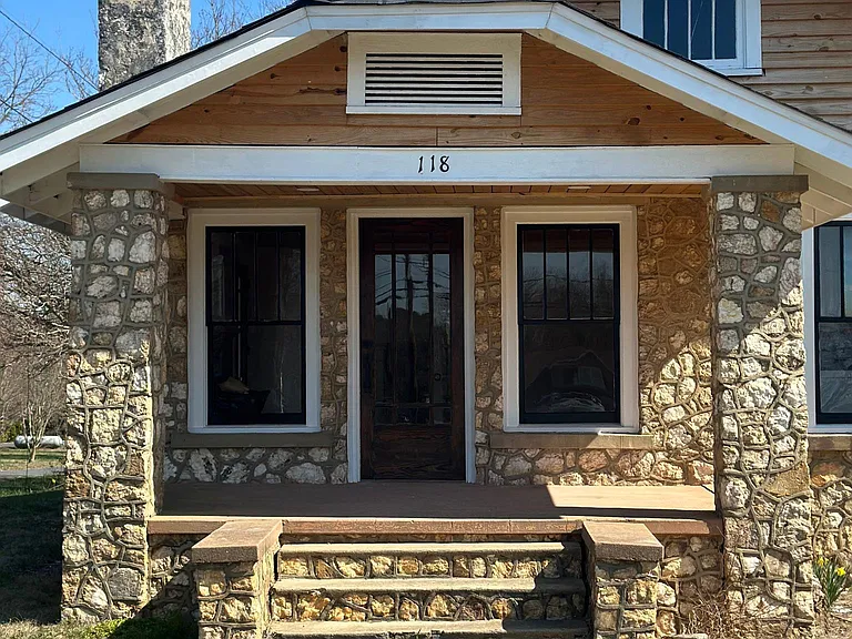 118 E Raleigh St — Photo 5