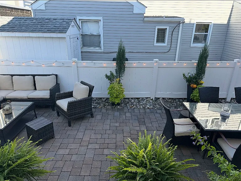 119 N Belmont Ave — Photo 36