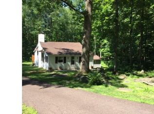 2050 Old Woods Rd, Green Lane, PA 18054