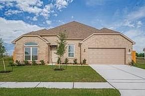 2nd image of 1070 Comal Trl