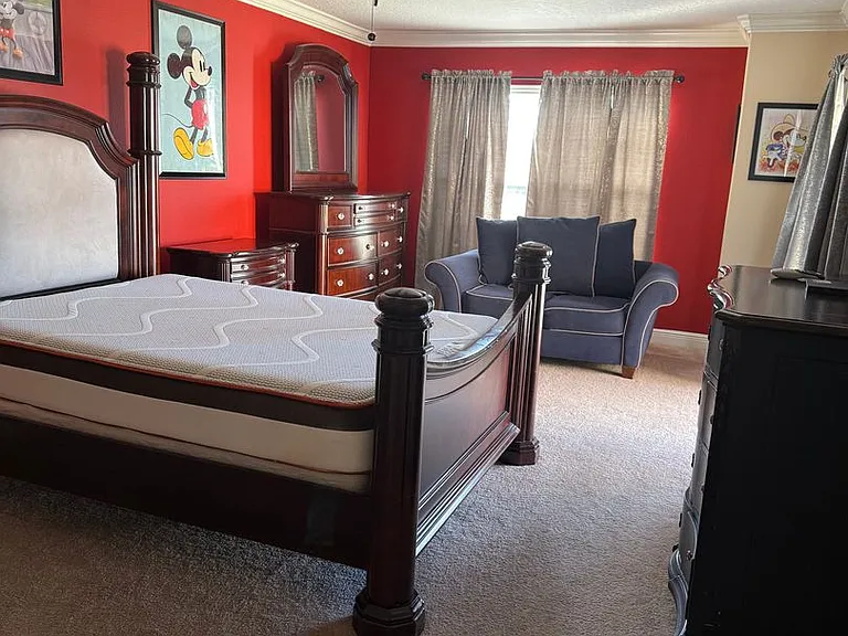 860 Assembly Ct — Photo 8