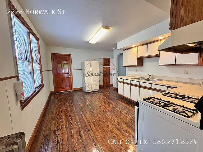2228 Norwalk St — Photo 7