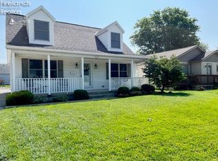 137 Cedar St, Pt Clinton, OH 43452