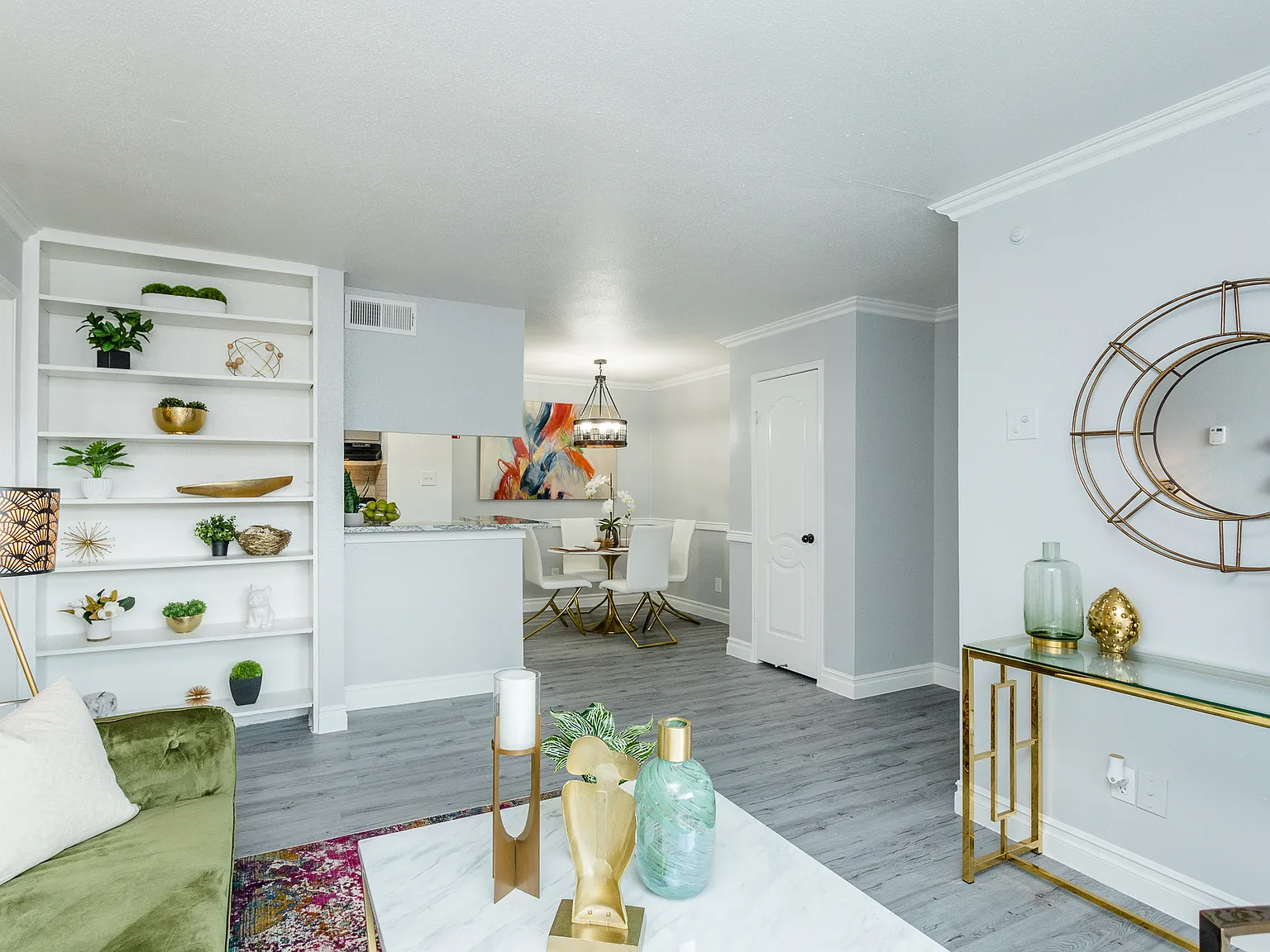 Villa Solano Apartments — Photo 3