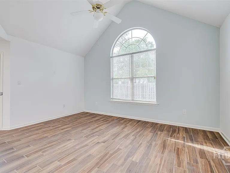 108 Village Lake Dr — Photo 18