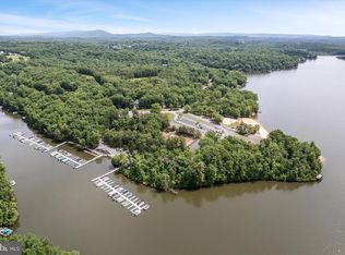 109 Vista Ct, Cross Junction, VA 22625