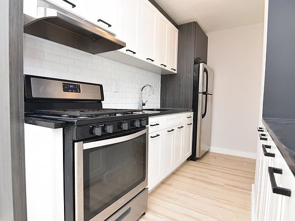 2nd image of 111 Wadsworth Ave APT 15E