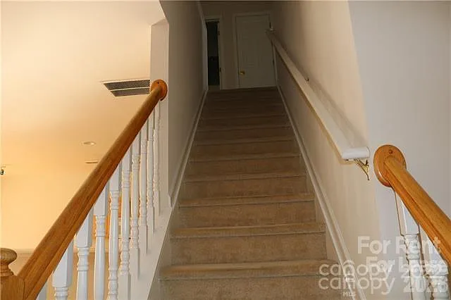 8115 Kincaid Ct — Photo 11