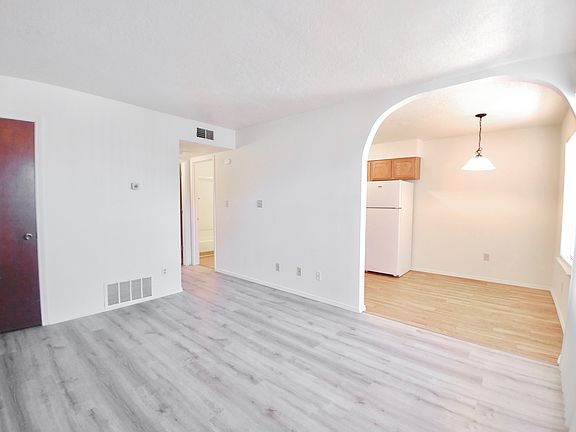 5th image of 1021 Coal Ave SW #01fbae763