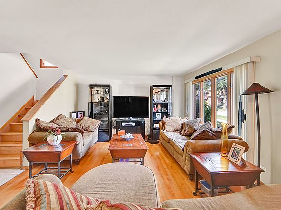 4th image of 3632.5 Harvey Ave