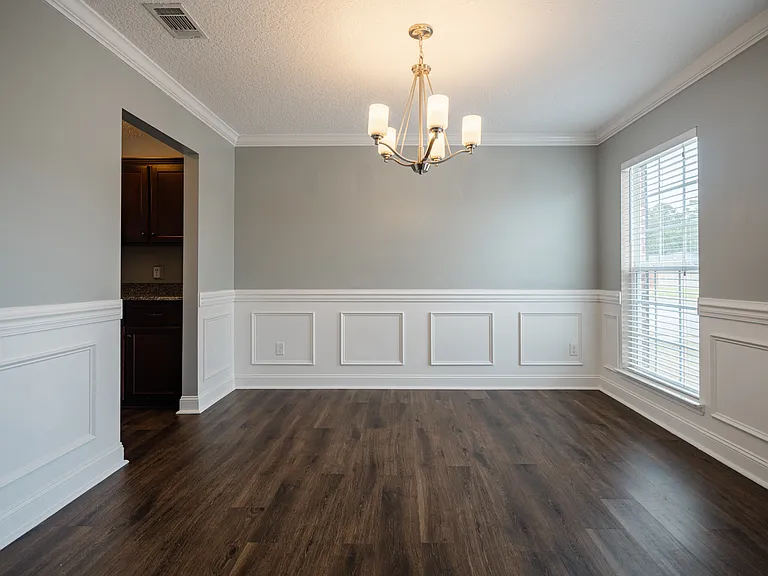 717 Highgrove Ct — Photo 8